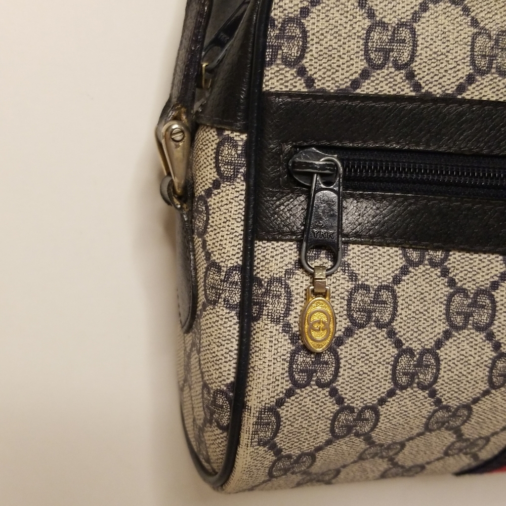 Authentic Vintage Gucci Bag - Picture 6 of 17